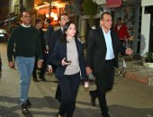 محافظ البحيرة تقود حملة مكبرة بدمنهور لمتابعة غلق المحلات التجارية 