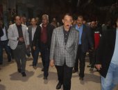 محافظ سوهاج لرئيس حى غرب: "الشارع ده لو لفت نظرك مكنتش سبته كدة"