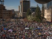 اعتقالات وغاز مسيل للدموع بعد احتجاجات ضد ترامب فى أمريكا.. فيديو