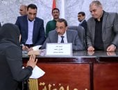 محافظ سوهاج يستمع إلى مطالب وشكاوى المواطنين في اللقاء الجماهيرى