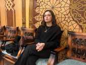 علا الشافعي تؤدي واجب العزاء في الناقد الراحل سمير غريب