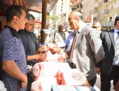 محافظ أسيوط يتفقد منفذ السلع الغذائية بالقوصية لمتابعة توافر المنتجات