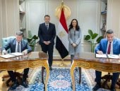وزيرة التضامن ومحافظ دمياط يشهدان توقيع عقد اتفاق بشأن الانتفاع بقطعة أرض 