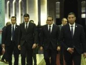 مصطفى مدبولى ووزراء ومحافظ البنك المركزى فى عزاء والدة وزير الصناعة.. صور
