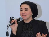 أميرة صابر تتقدم باقتراح للتحول إلى أعمدة إنارة بالطاقة الشمسية على الطرق والمحاور