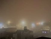 سُحُب ترابية تغطي سماء مطروح تؤثر على جودة الهواء عقب الأمطار.. فيديو