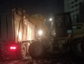 محافظة الجيزة ترفع 800 طن مخلفات من منطقة حمد بحى الهرم.. صور