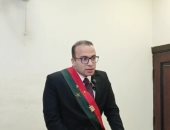 الحضن تحول لقبر.. مرافعة قوية لنيابة رشيد بواقعة مقتل طفلة على يد والدها.. فيديو