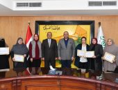 محافظ الفيوم يكرم الأمهات المثاليات على مستوى الديوان العام والوحدات المحلية