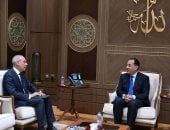 رئيس الوزراء يلتقى السفير علاء يوسف رئيس الهيئة العامة للاستعلامات