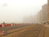 عاصفة ترابية شديدة تضرب الإسكندرية وتدهور الرؤية الأفقية .. صور وفيديو