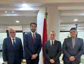 رئيس سلطة الطيران المدني يكرم الخبير الإقليمي لأمن الطيران بـ الإيكاو