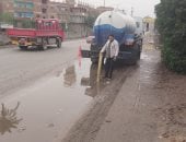 استمرار جهود رفع تجمعات مياه الأمطار بالقليوبية حتى صباح اليوم.. صور