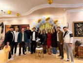 بحضور جنات .. فرح الموجى تفاجئ أحمد جمال بعيد ميلاده الأول بعد الزواج