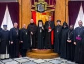 عيد القيامة في القدس تحت نيران الحرب.. كنيسة القيامة مغلقة وصلوات محدودة ورسائل رجاء تتحدى الألم.. مطران القدس للروم الأرثوذكس: الحرب "شر مطلق".. وبطاركة الكنائس يدعون لوقف فوري للدماء