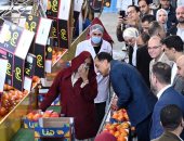 وزير الاستثمار يشارك في تفقد محطة "الصواف" لتعبئة وتصدير الحاصلات الزراعية