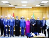 محافظ المنيا يكرم خريجي مبادرة «فض النزاع وبناء السلام»