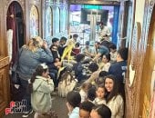 شباب وأطفال الجالية القبطية يشاركون فى تحضيرات عيد السعف بكنيسة البابا كيرلس فى ألمانيا