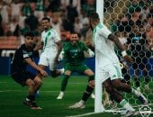 الأهلي يواصل ملاحقة النصر والهلال بفوز كبير على ضمك.. فيديو