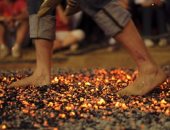 ما تاريخ اليوم العالمي للمشي على الجمر؟.. وما علاقته بزيادة الثقة بالنفس؟