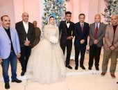 محافظ المنوفية يشهد حفل زفاف عروسين أيتام ويهديهما دعما ماليا