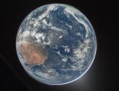 طاقم مهمة أرتميس 2 يلتقط صورًا خلابة للأرض