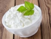 7 أنواع جبن تساعد فى التخلص من دهون البطن.. «القريش» الأبرز