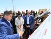 وزيرة الإسكان تتفقد مشروعات مارينا 8 و"بوغاز 24" والممشى السياحي بمارينا