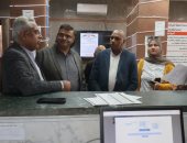نائب محافظ سوهاج يتفقد المراكز التكنولوجية للإطمئنان على انتظام سير العمل