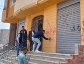 إنذارات ميدانية لأصحاب العقارات المخالفة بالعياط لاستكمال ملفات التصالح.. صور