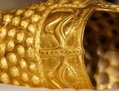 بعد عام من "سطو المتفجرات".. استعادة الخوذة الرومانية الذهبية فى هولندا