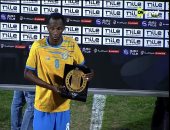 إيريك تراورى يحصل على جائزة أفضل لاعب فى مباراة الإسماعيلى وطلائع الجيش