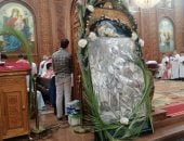 كنائس الفيوم تحتفل بأحد الشعانين والآلاف يشاركون فى الصلاة بسعف النخيل