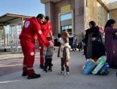 مصر تمد غزة بـ3290 طنا من المساعدات الإنسانية وتستقبل الدفعة 30 من المصابين