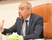 رئيس هيئة الاستعلامات يجتمع بالعاملين.. ويؤكد: العمل الجماعي أساس تطوير الأداء