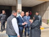 محافظ الجيزة يستجيب لمواطنة ويوجه بتوفير فرصة عمل لها خلال جولة ميدانية 