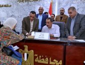 محافظ سوهاج يشدد على سرعة الاستجابة لمطالب المواطنين