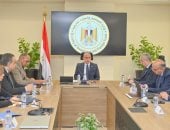 وزير الاستثمار والتجارة الخارجية يعقد اجتماعا لمتابعة مؤشرات الأداء وخطط العمل