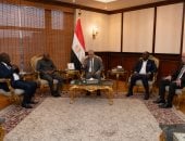 وزير الإنتاج الحربي يستقبل وفد من أفريقيا الوسطى لبحث أوجه التعاون المشترك