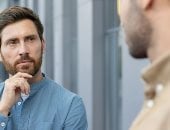 5 مهارات تجعلك شخصًا يصعب خداعه.. اتكلم أقل واسأل أكثر