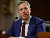 وزير الجيش الأمريكى يؤكد تمسكه بمنصبه رغم خلافات مع وزير الحرب