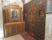 هنا أقامت العائلة المقدسة 3 أيام هربا من الرومان.. حكاية أقدم كنيسة أثرية بالمنيا.. "جبل الطير" يطلق عليها "السيدة العذراء" و"دير الكف".. أقامتها الإمبراطورة هيلانة عام 328م.. وداخلها صخرة مطبوع عليها كف المسيح