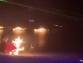 اشتعال النيران براقصة صينية أثناء تأديتها أحد العروض.. صور