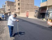 محافظ سوهاج: بدء أعمال رصف 4 شوارع بمركز ومدينة المنشاة