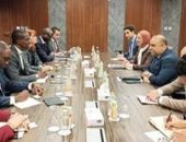 بحث الشراكة مع الهيئة الإفريقية لنقل الخبرات وتقديم الدعم لقطاعي البترول والتعدين