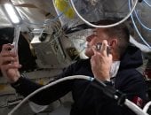 رواد ناسا يوثقون رحلتهم القمرية بهواتف iPhone 17