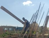 إزالة شدة خشبية لأعمال بناء مخالف بنزلة السمان فى حى الهرم