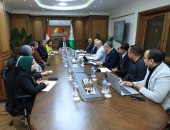 محافظ الجيزة يشدد على ضبط عربات الكارو الملقاة مخلفات بالطريق العام