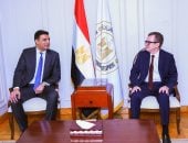 وزير الصناعة: الانتهاء من مرافق منطقتين ودفعة قوية للقطاع