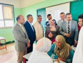 إجراء الفحص الطبى لـ1422 مواطنا خلال القافلة المجانية بقرية 73 فى كفر الشيخ